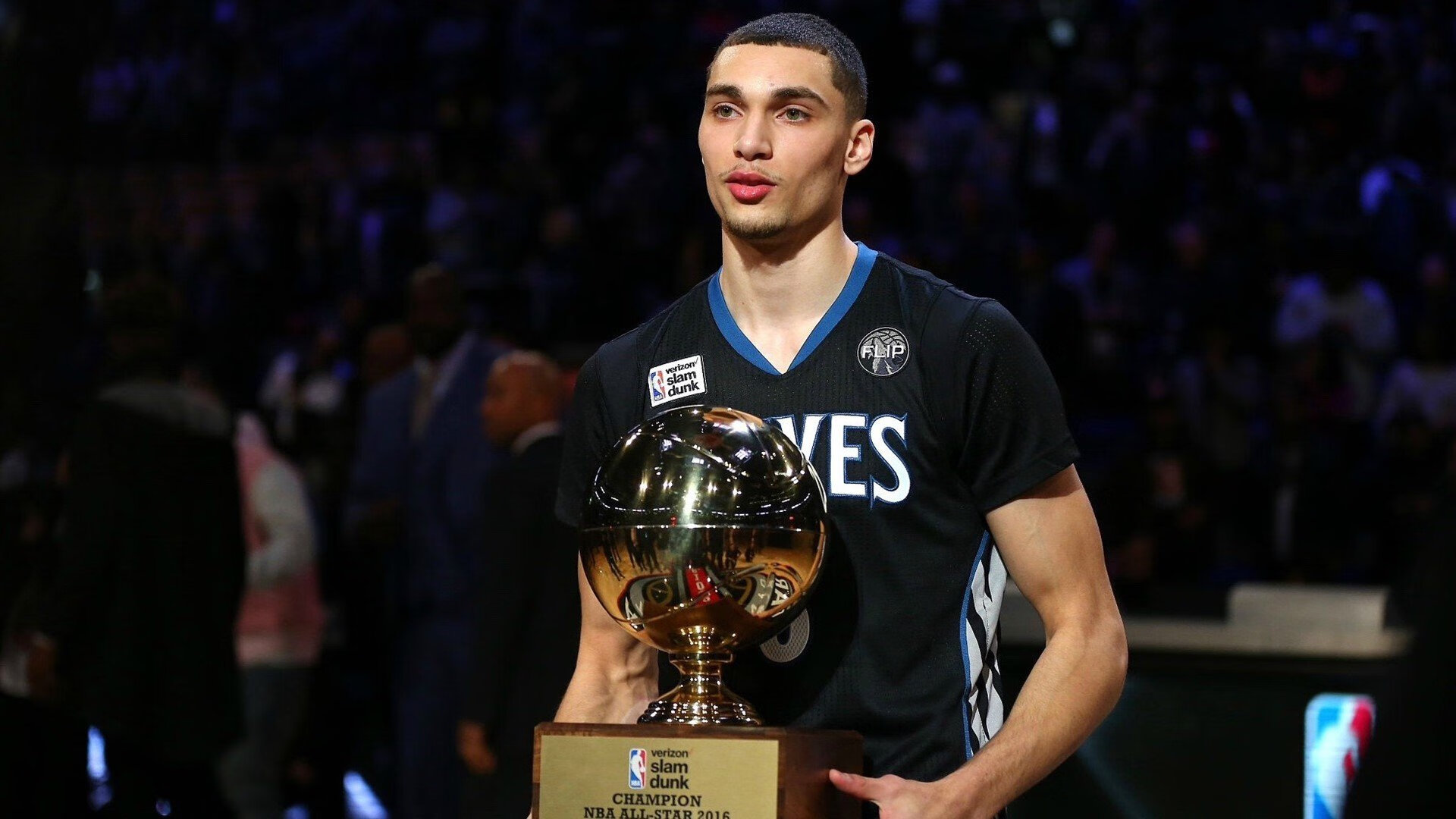 开云体育官方入口-BLG黑马赛季操作精彩合集，黑马lol